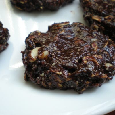 Raw Chocolate Oat Cookies